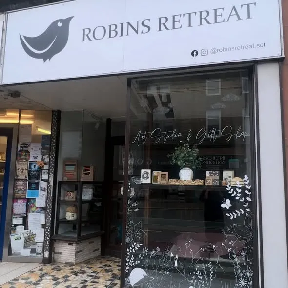 Robins Retreat art studio and gift shop shopfront in Castle Douglas