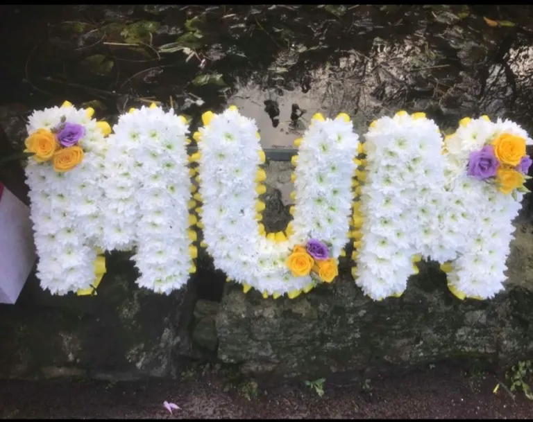 Tribute - MUM Lettering
